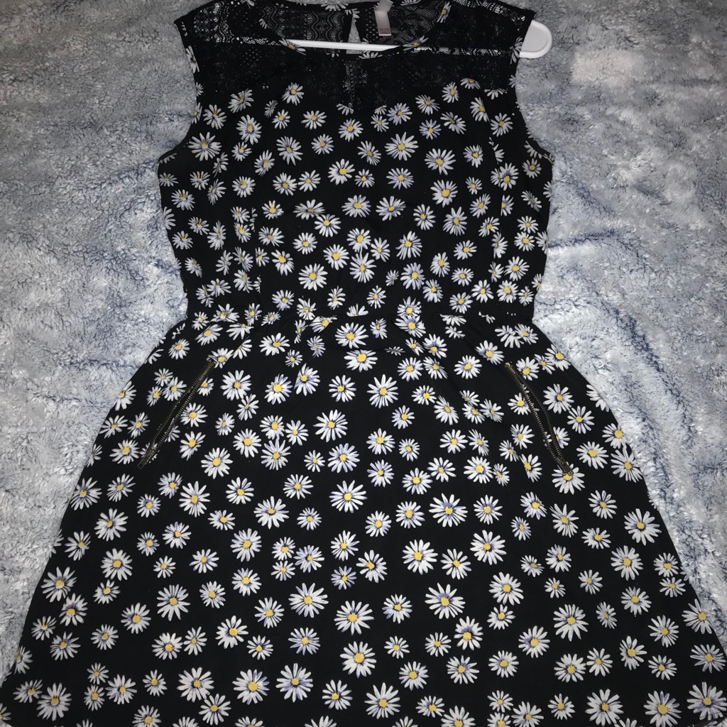Black Daisy Daisy Dress